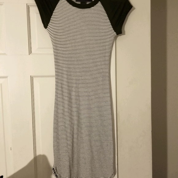 Snug baseball style dress - Picture 1 of 3